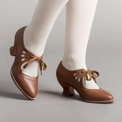 MaisonNox®| Retro Hakken met Elegante Veters