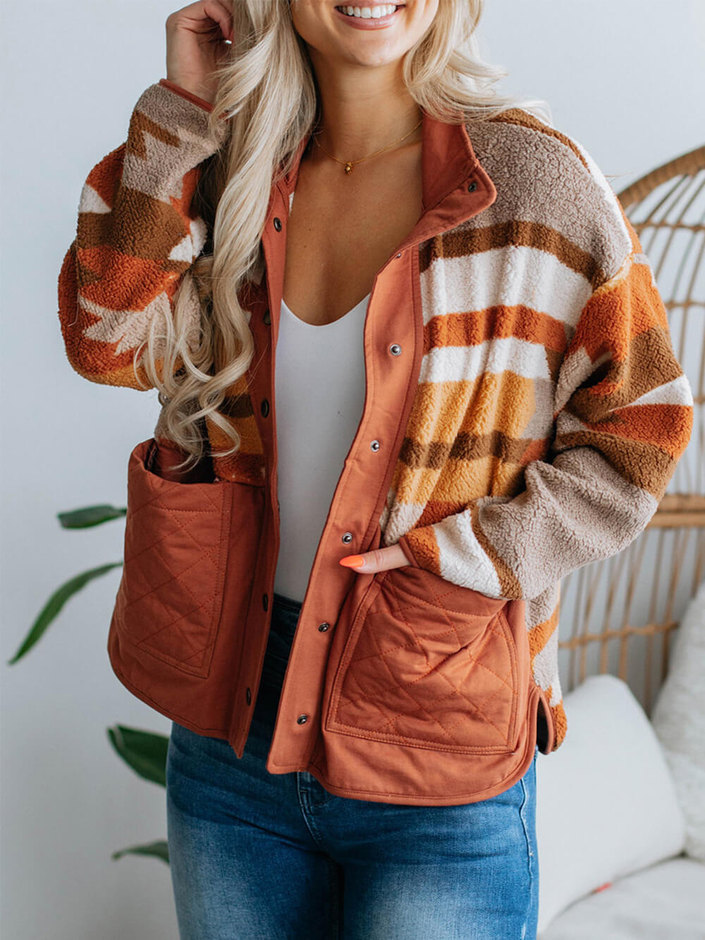 MaisonNox® | Gestreepte contrastbontjas