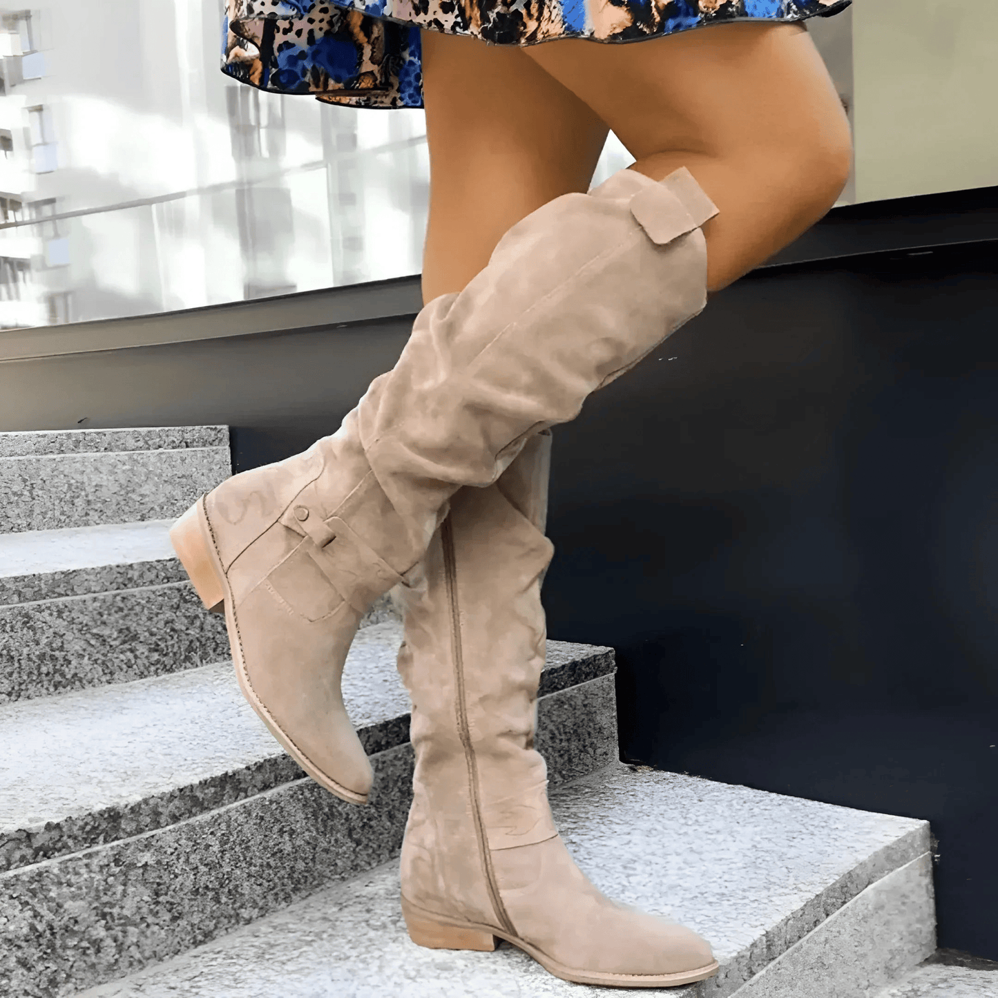 MaisonNox® | Stijlvolle Suède Knieboots