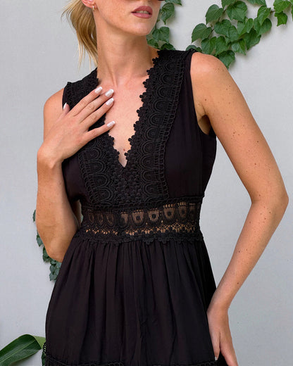 MaisonNox® | Mouwloze Midi Jurk met V-hals en Delicate Kantdetails