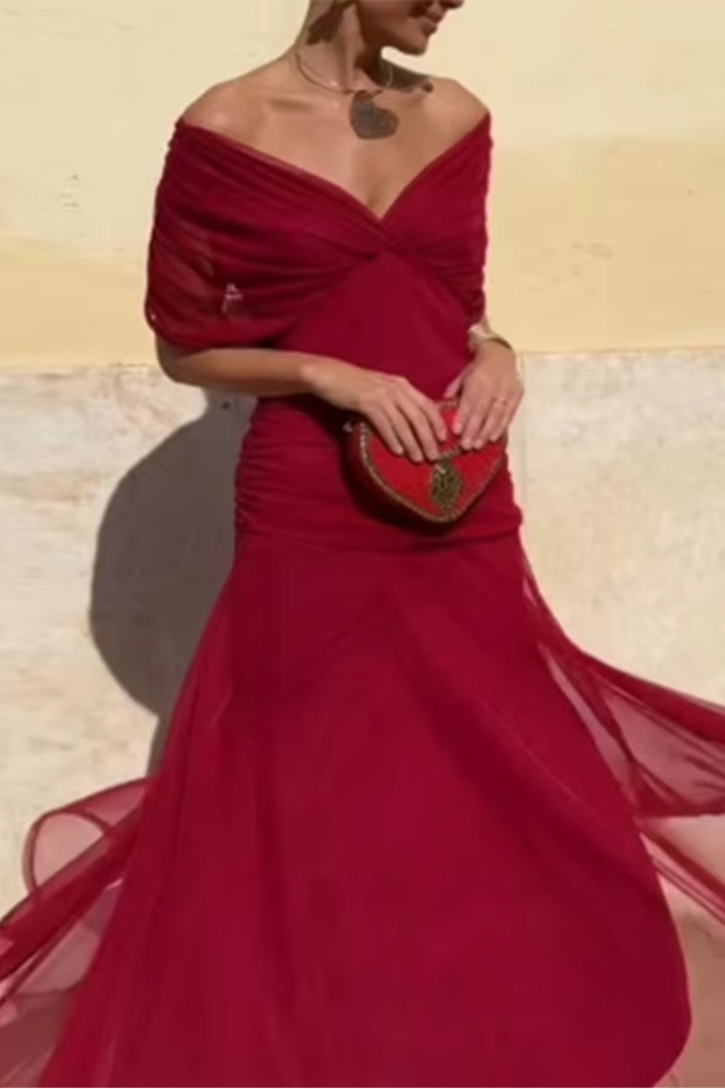 maisonnox® | Elegante feestelijke maxi-jurk met V-hals