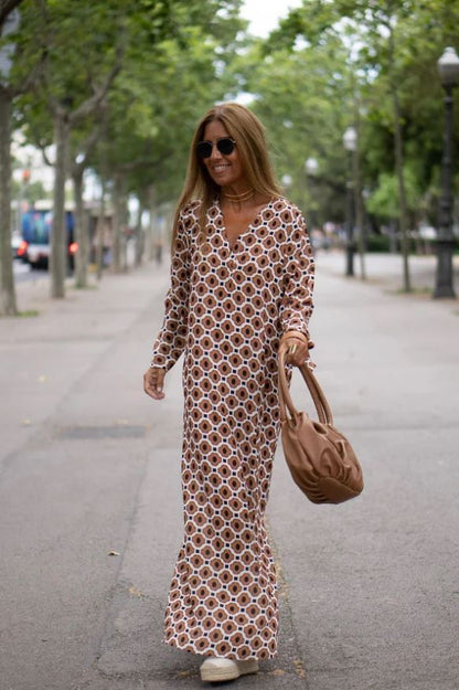 MaisonNox® | Lange Jurk met Geometrische Print en Elegante Snit voor Elke Gelegenheid