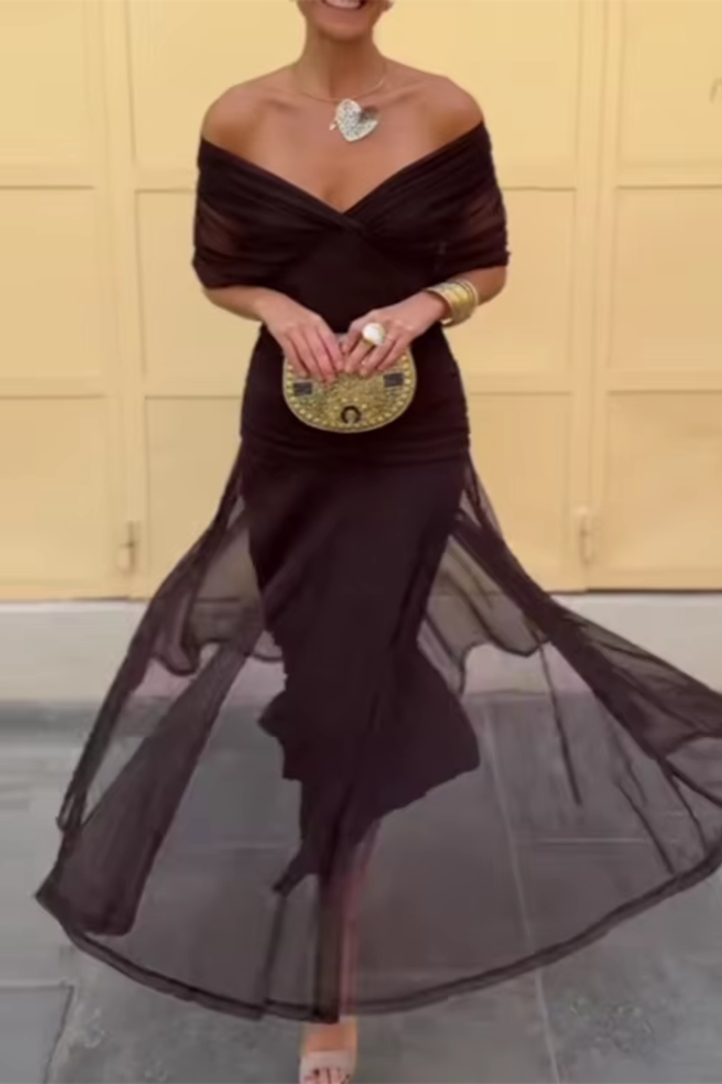 maisonnox® | Elegante feestelijke maxi-jurk met V-hals