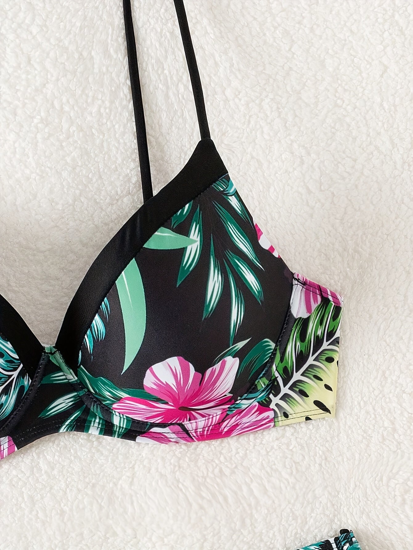 MaisonNox® | Bikini Sculpterend met Beugel en Tropische Bloemenprint voor de Zomer