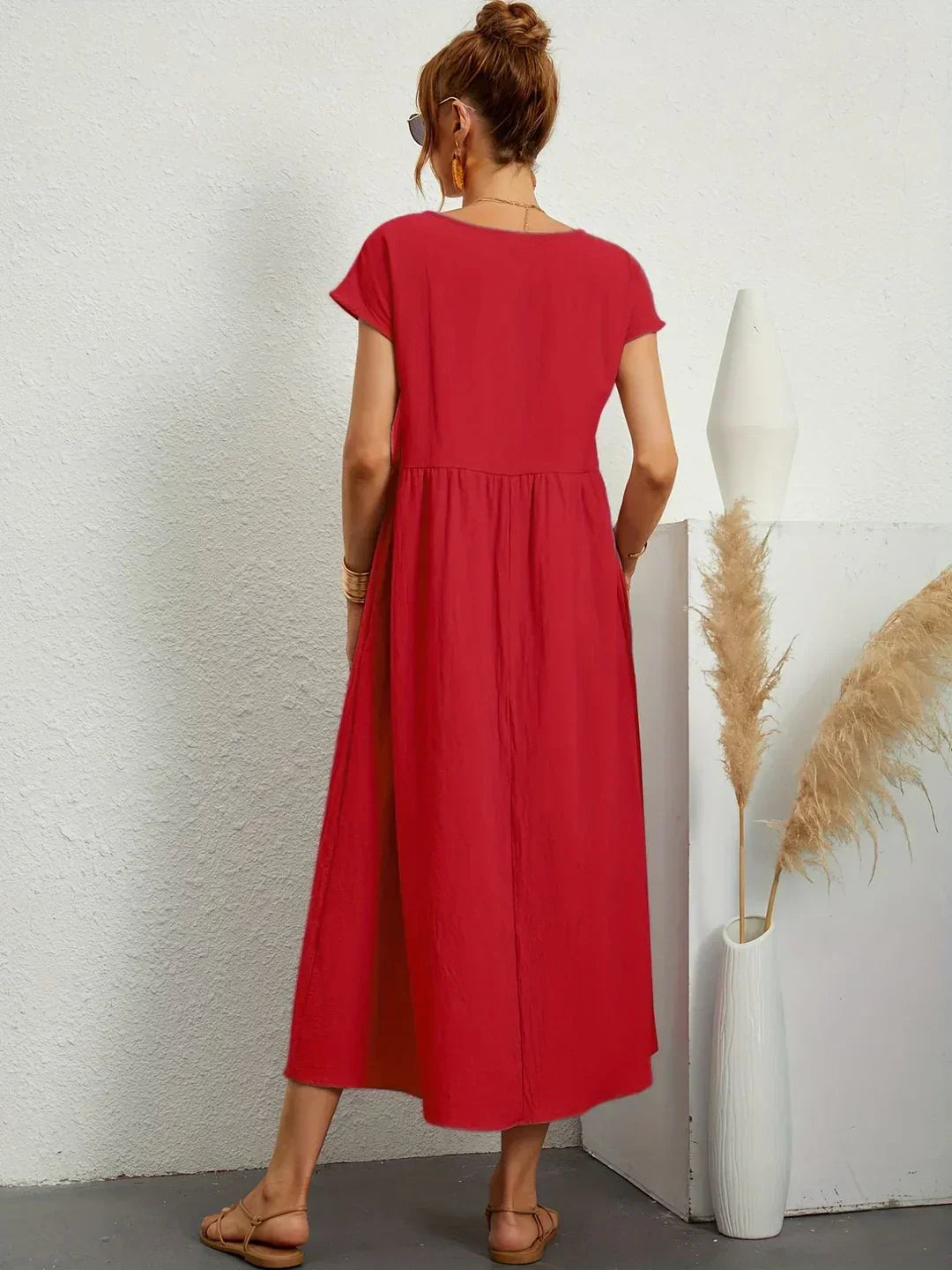 maisonnox® | Midi-jurk met vloeiende stof en tijdloze elegantie