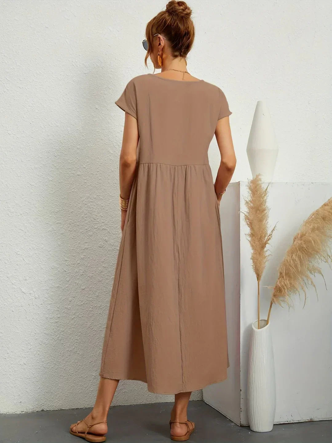 maisonnox® | Midi-jurk met vloeiende stof en tijdloze elegantie