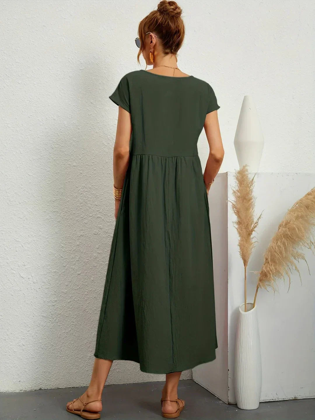 maisonnox® | Midi-jurk met vloeiende stof en tijdloze elegantie