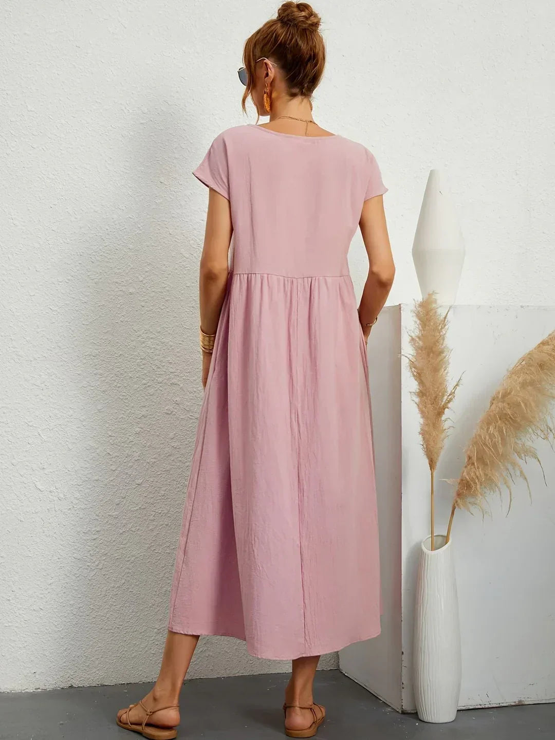 maisonnox® | Midi-jurk met vloeiende stof en tijdloze elegantie