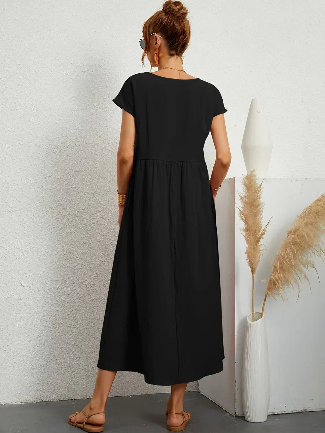 maisonnox® | Midi-jurk met vloeiende stof en tijdloze elegantie