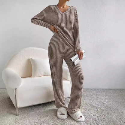 maisonnox® |  Stijlvolle Gebreide Set met V-hals
