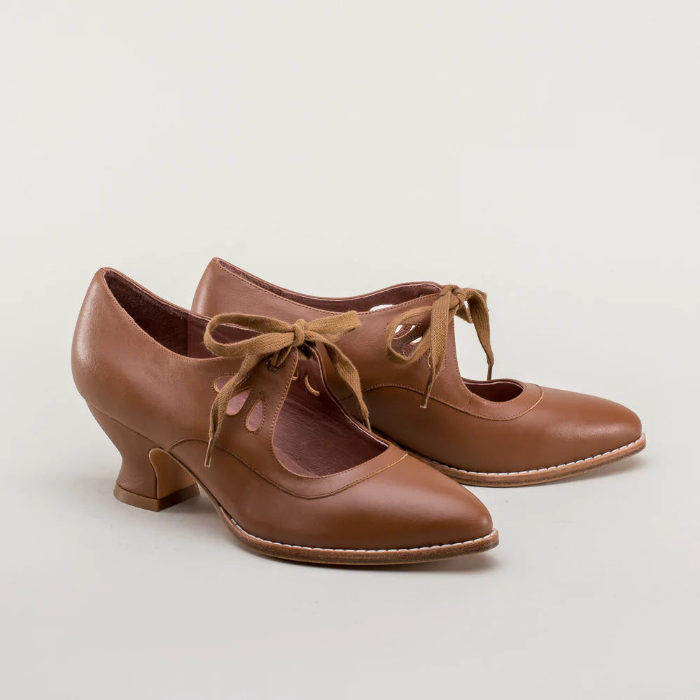 MaisonNox®| Retro Hakken met Elegante Veters